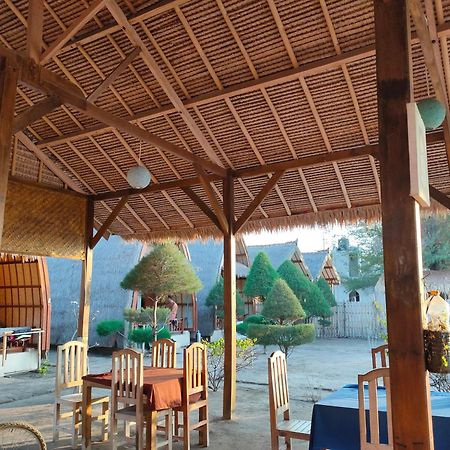 Sunset Beach Bungalow Gili Meno Exterior photo