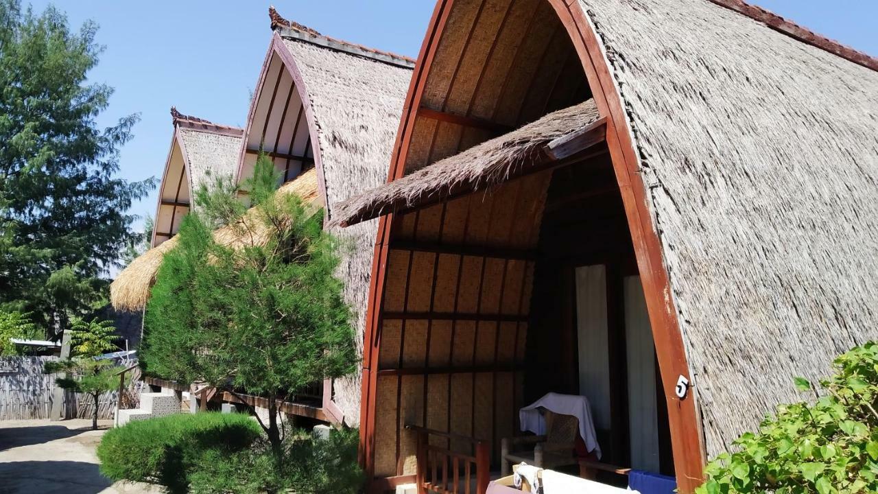 Sunset Beach Bungalow Gili Meno Exterior photo