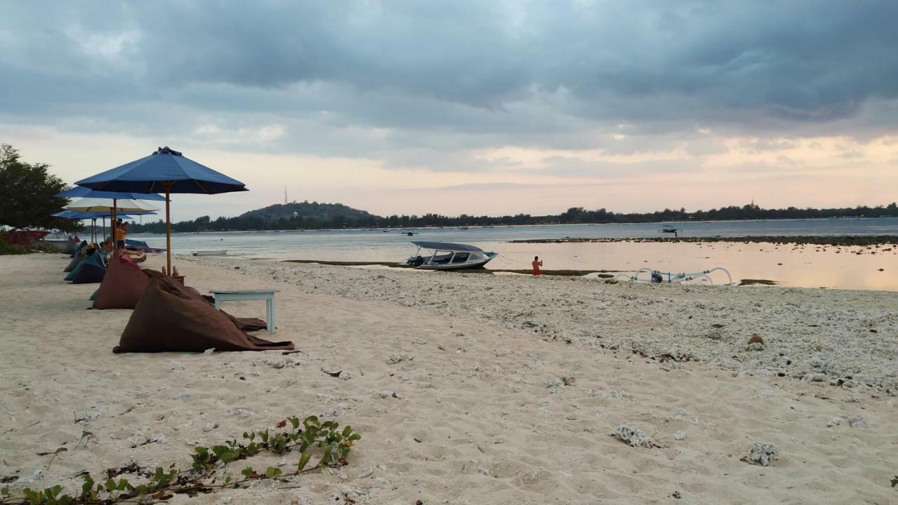 Sunset Beach Bungalow Gili Meno Exterior photo